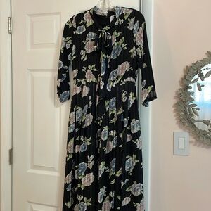 Dainty Jewell’s midi dress